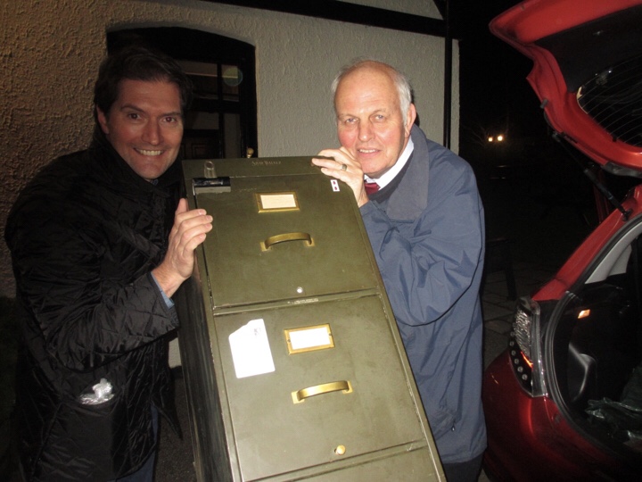 John and Margaret Cooper would like to express their personal thanks to Simon&nbsp;King